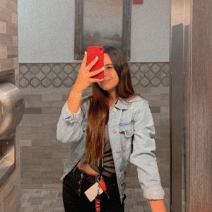 Meet your Posher, Danmarys